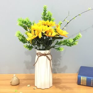 Plastic Vase / Pot - Elegant Design-Ideal Gift for Friends and Family (1 Pc)