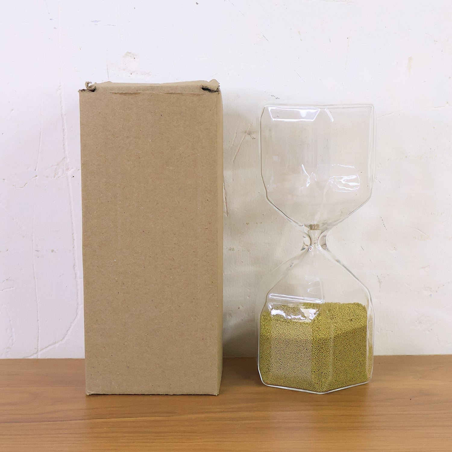 Faceted Glass Hourglass Sand Timer - (1 Pc / 4 Minutes Approx Time) - Image 7