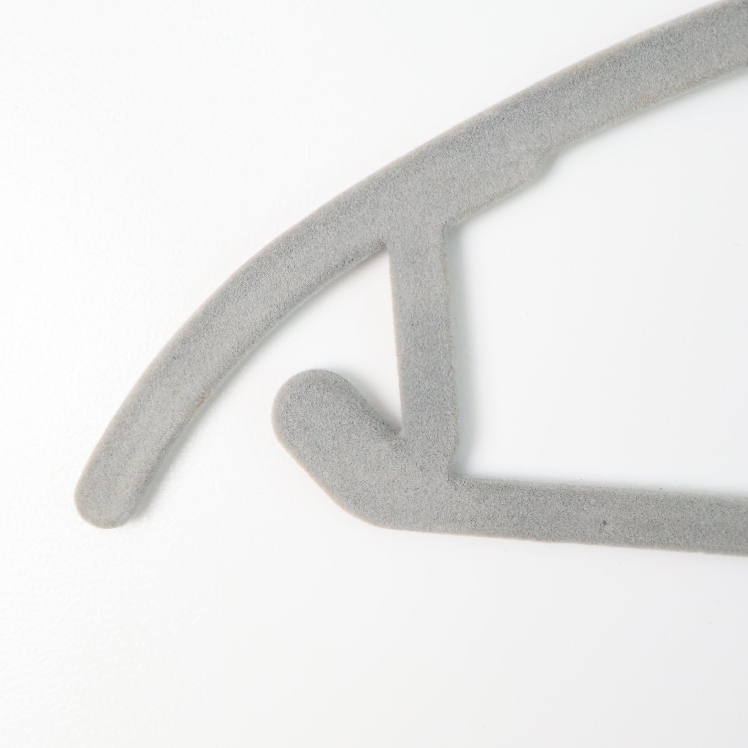 Velvet Non-Slip Clothes Hanger (1 Pc) - Image 6